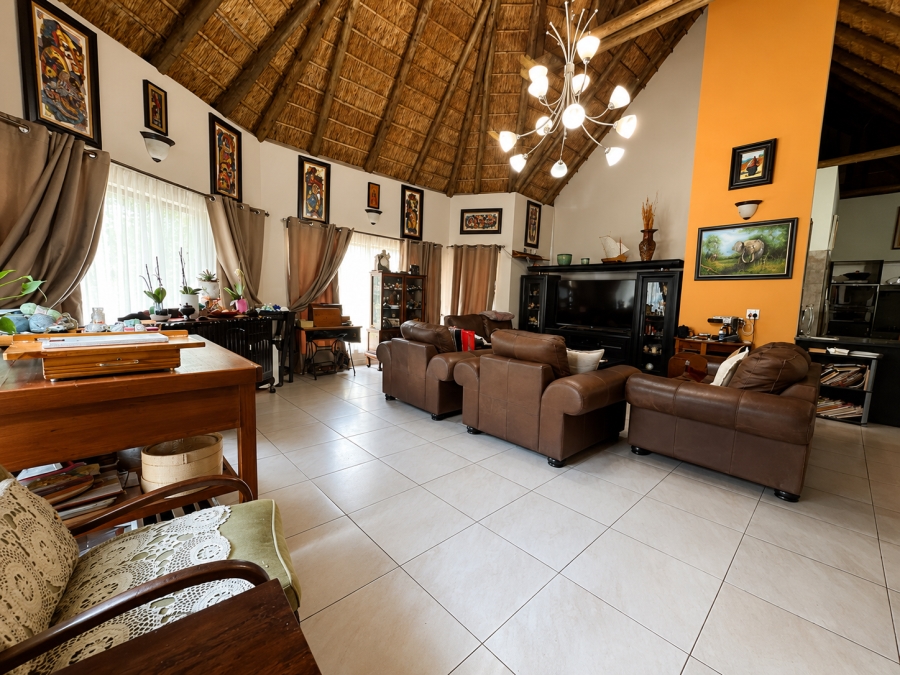 5 Bedroom Property for Sale in Melodie North West